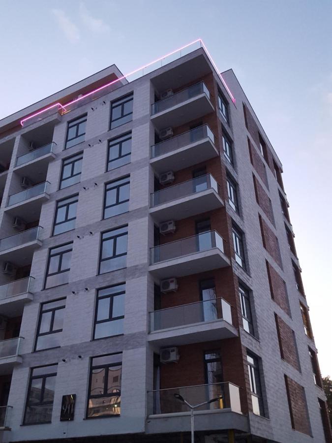 911 Apartament *