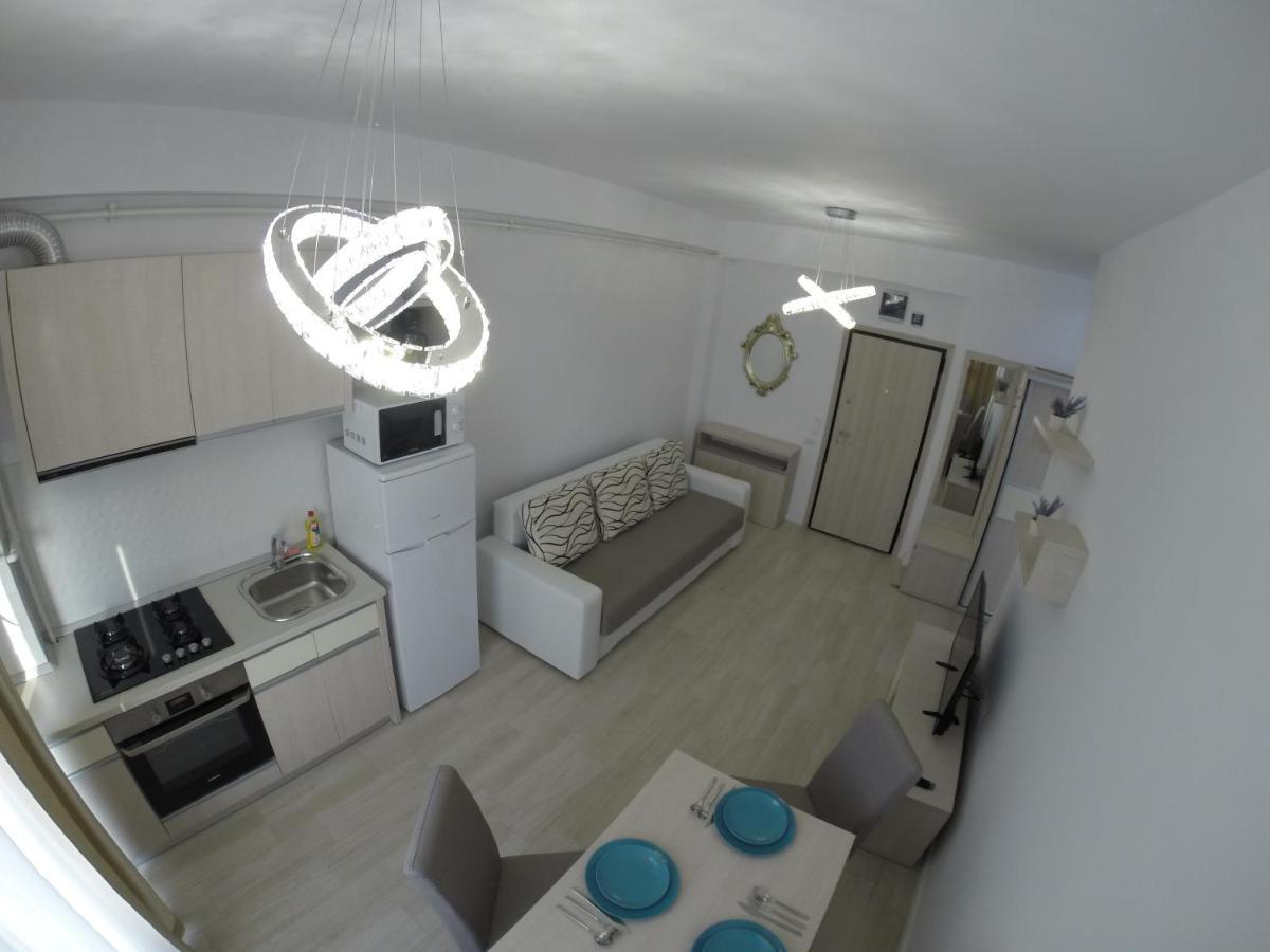911 Mamaia